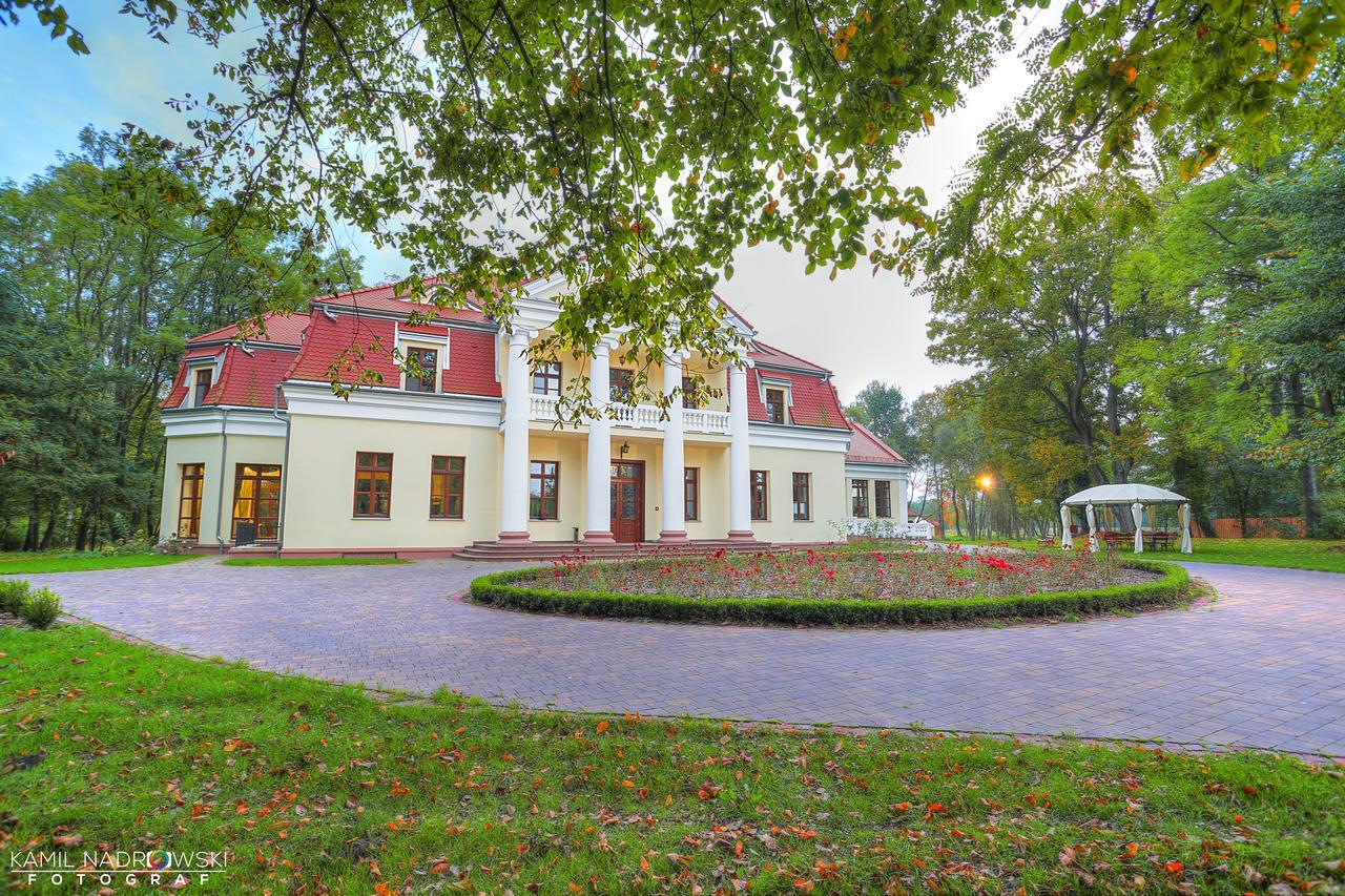 Hotel Dwor Slupia à Zarzecze  Extérieur photo